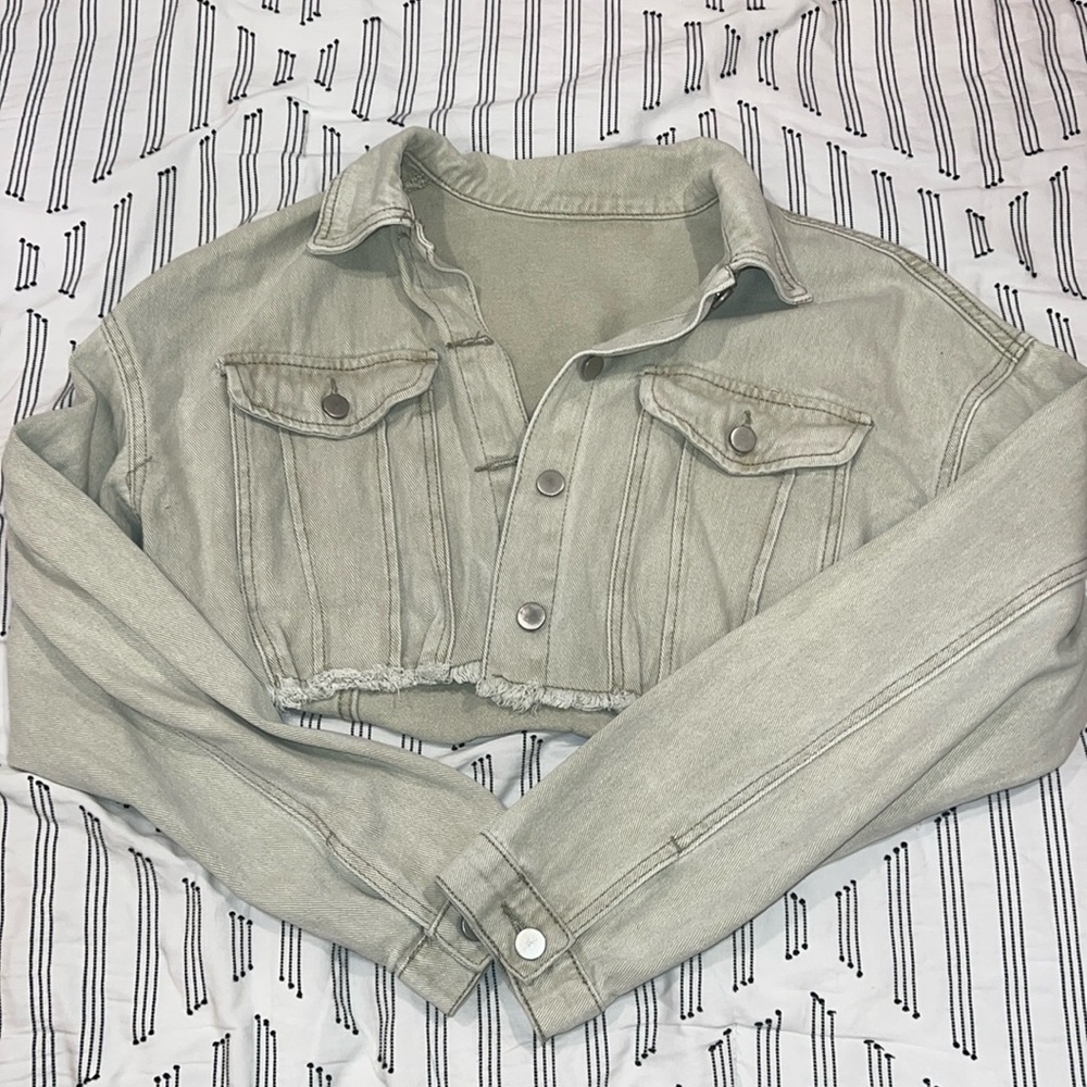 SHEIN Cropped Cool Tone Denim Jacket